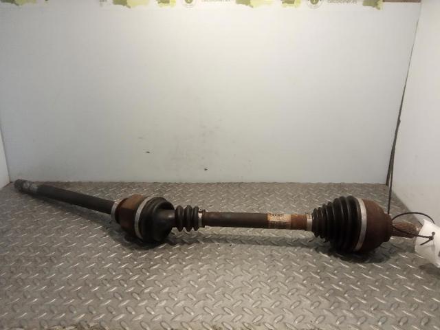 Półoś napędowa przednia prawa 8200133289 RENAULT