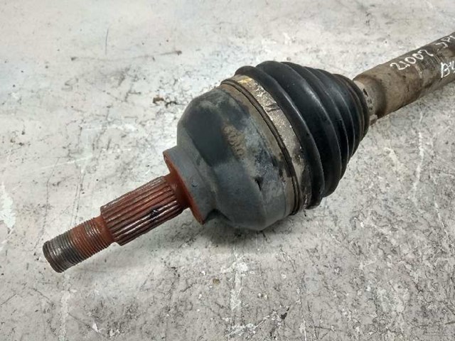 Półoś napędowa przednia lewa 8200133292 RENAULT