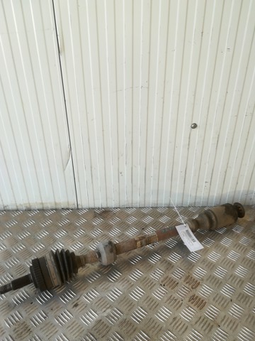 Półoś napędowa przednia prawa 8200137917 RENAULT