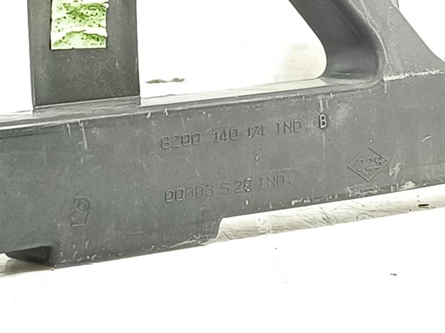 Osłona chłodnicy kompletna (panel mocowania reflektorów) 8200140174 RENAULT