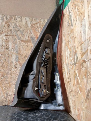 Lampa zespolona tylna prawa 8200142681 RENAULT