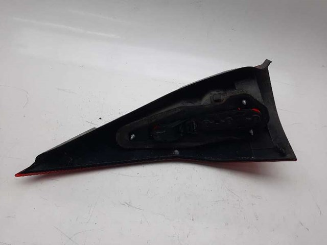 Lampa zespolona tylna prawa 8200142683 RENAULT