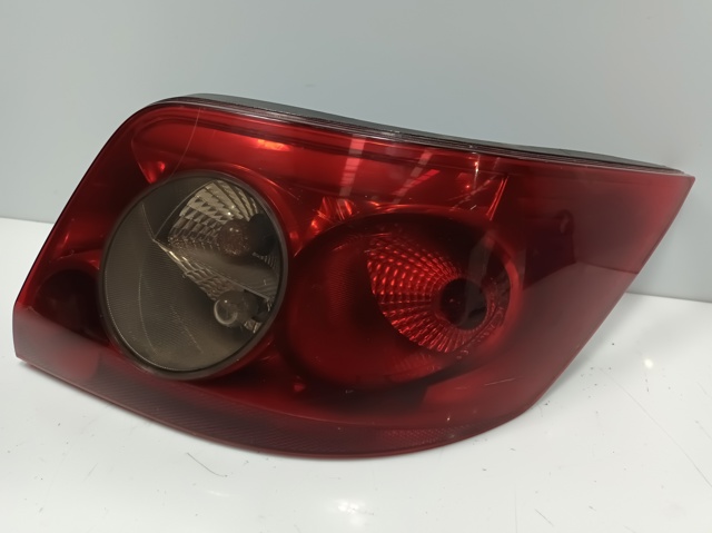 Lampa zespolona tylna prawa 8200142687 RENAULT