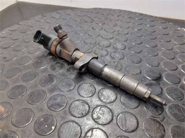 Wtryskiwacz paliwa 8200146357 NISSAN