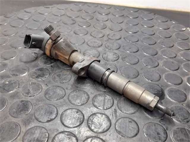 Wtryskiwacz paliwa 8200146357 NISSAN