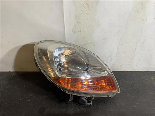 Reflektor prawy 8200150617 RENAULT