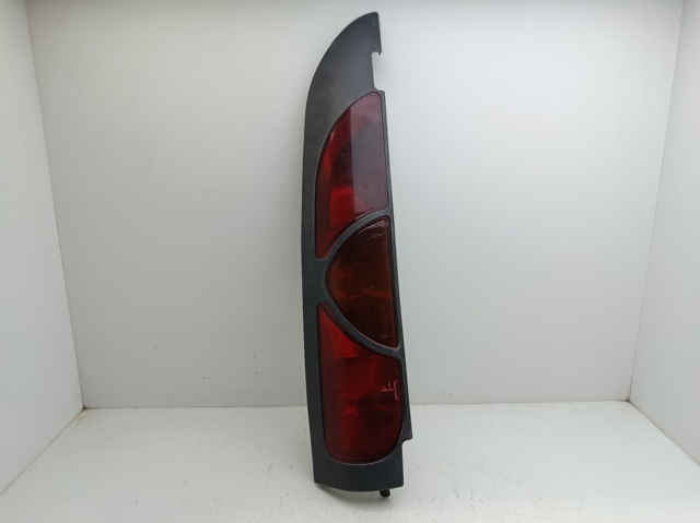 Lampa zespolona tylna lewa 8200150623 RENAULT