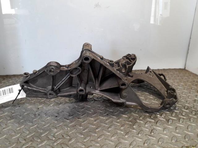 Wspornik alternatora Renault Vel Satis BJ0