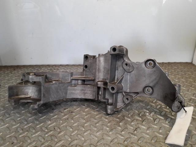 Wspornik alternatora Renault Vel Satis BJ0