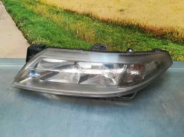 Reflektor lewy 8200163323 RENAULT