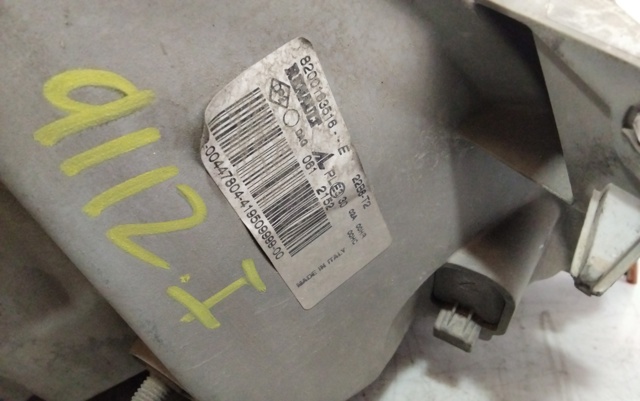 Reflektor lewy 8200163516 RENAULT