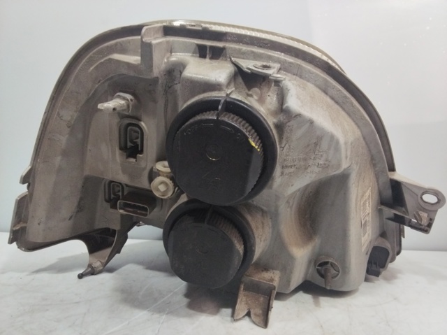 Reflektor lewy 8200163516 RENAULT