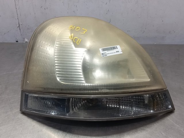Reflektor prawy 8200163518 NISSAN
