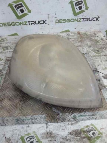 Reflektor prawy 8200163518 RENAULT