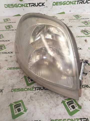 Reflektor prawy 8200163518 RENAULT
