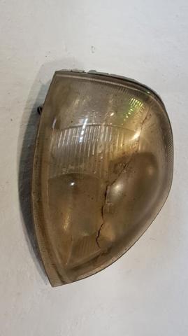 Reflektor prawy 8200163518 RENAULT