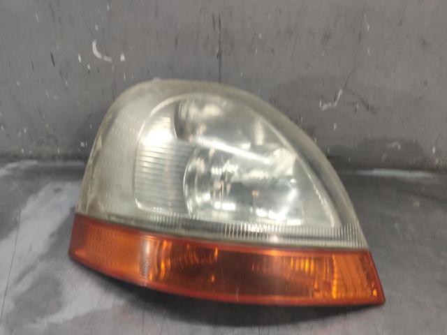 Reflektor prawy 8200163518 RENAULT
