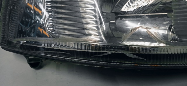 Reflektor prawy 8200163518E RENAULT