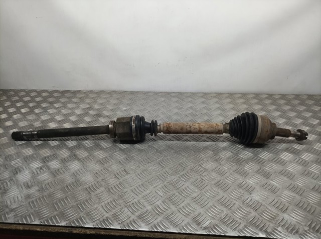 Półoś napędowa przednia prawa 8200169176 RENAULT