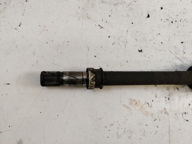 Półoś napędowa przednia prawa 8200169291 RENAULT