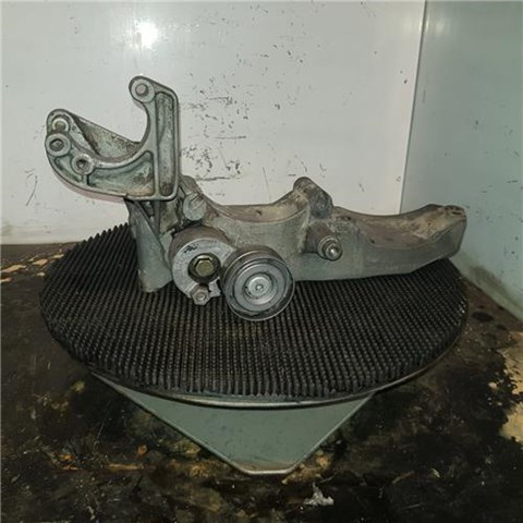 Wspornik alternatora Renault Trafic 2 FL