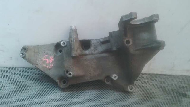 Wspornik alternatora 8200183234 NISSAN
