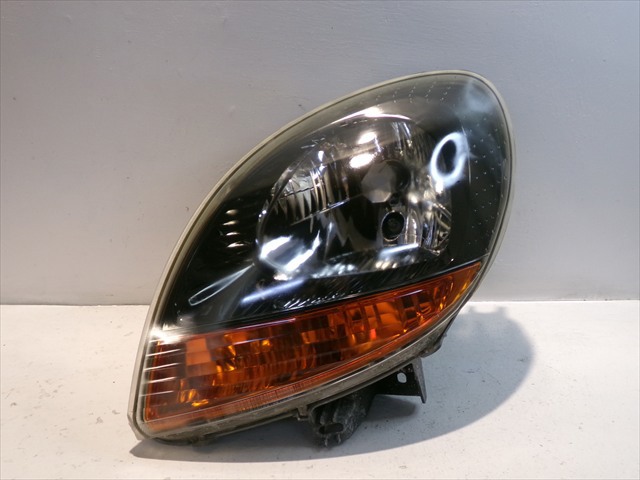 Reflektor lewy 8200183917 RENAULT