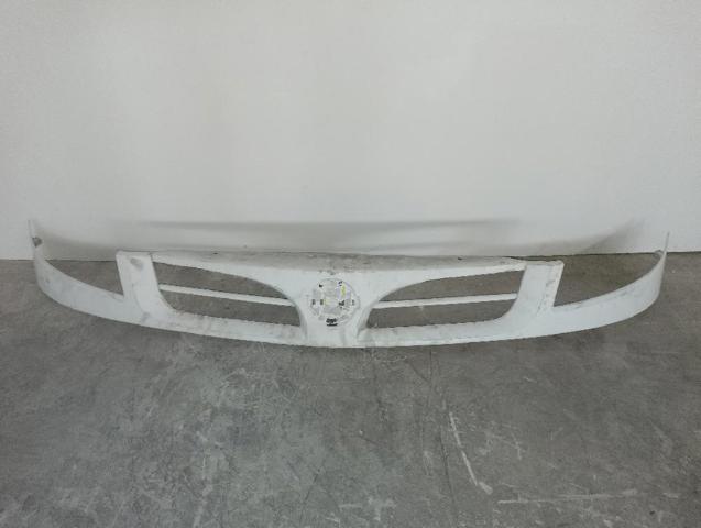Atrapa grill Nissan Kubistar