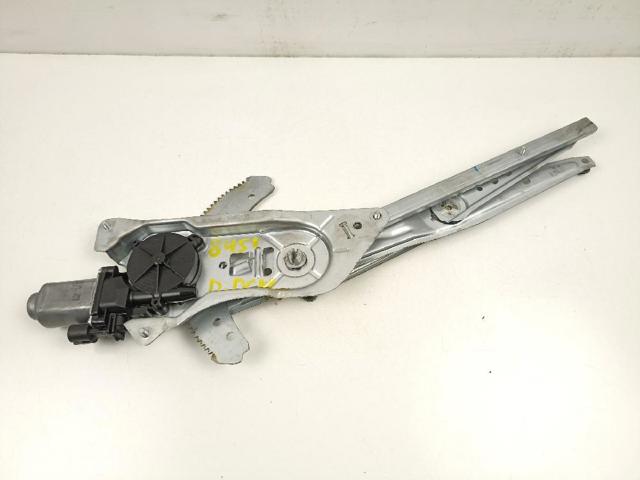 Mechanizm podnoszenia szyby drzwi przednich prawych 8200188551 RENAULT