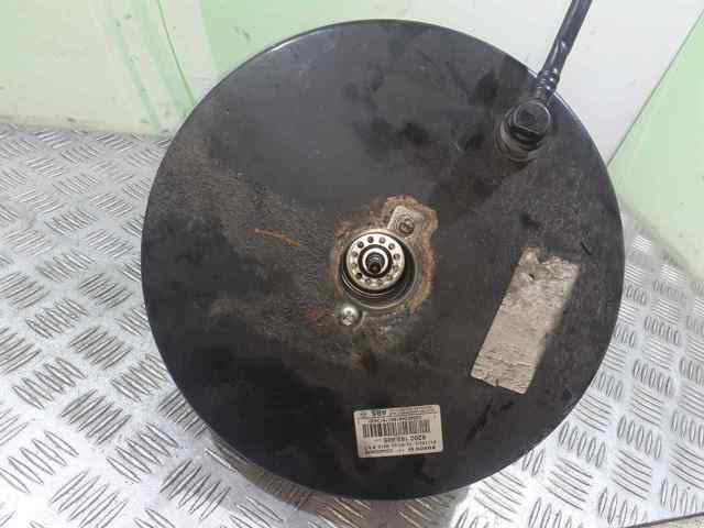 Wzmacniacz próżniowy hamulców 8200189405 RENAULT