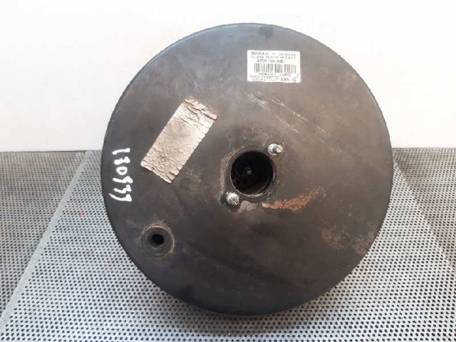 Wzmacniacz próżniowy hamulców 8200189405 RENAULT