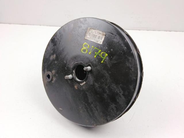 Wzmacniacz próżniowy hamulców 8200189405 RENAULT
