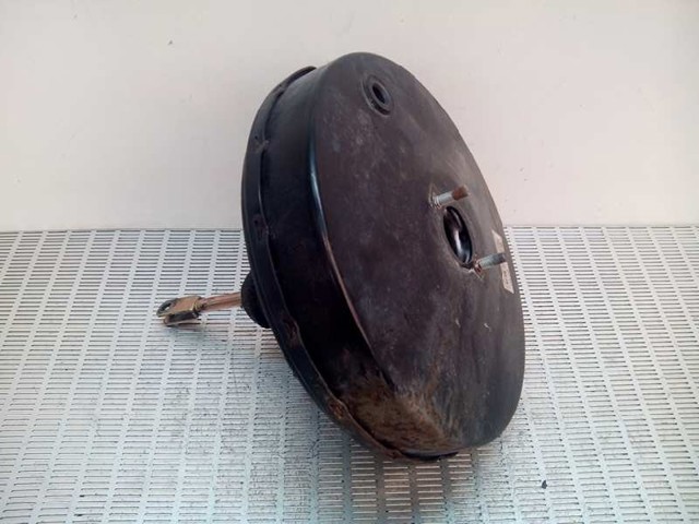 Wzmacniacz próżniowy hamulców 8200189405 RENAULT