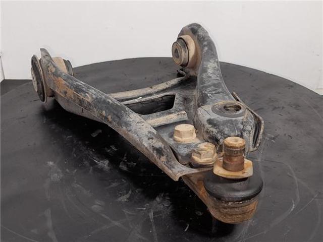 Wahacz zawieszenia przedniego dolny lewy 8200197179 RENAULT