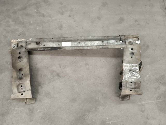 Belka przednia zawieszenia przedniego 8200197451 RENAULT