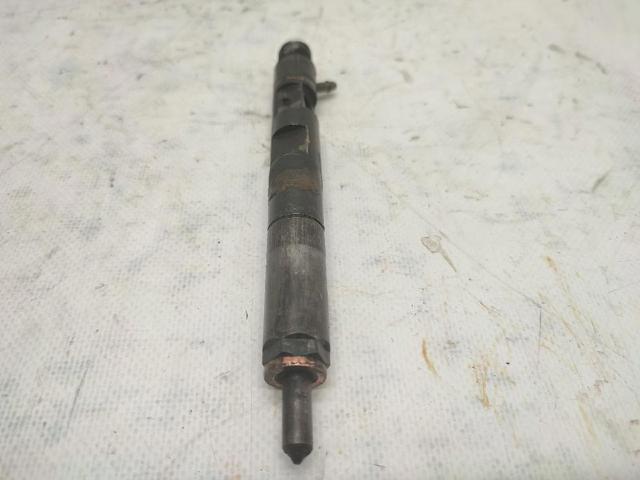 Wtryskiwacz paliwa 8200206565 RENAULT