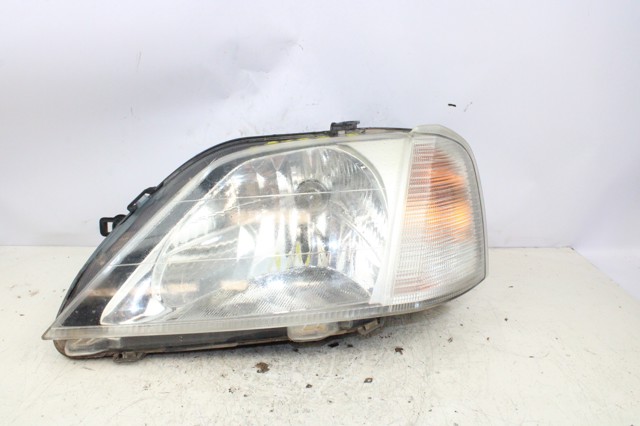 Reflektor lewy 8200211005 RENAULT