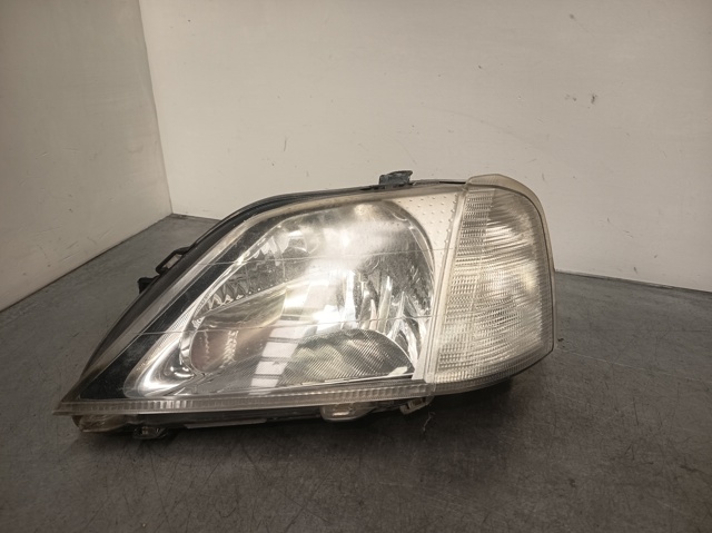 Reflektor lewy 8200211005 RENAULT