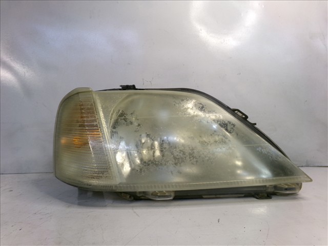 Reflektor prawy 8200211006 RENAULT