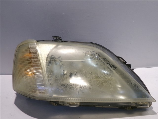 Reflektor prawy 8200211006 RENAULT