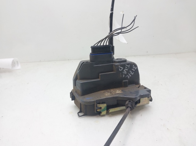Zamek drzwi tylnych prawych 8200212467 RENAULT