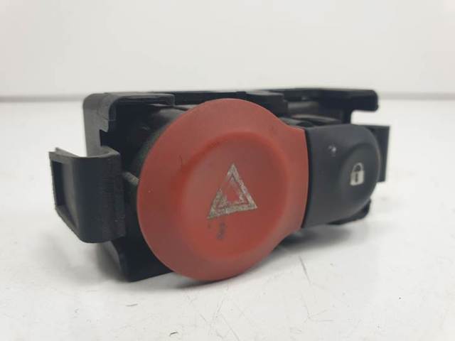 Przycisk włączania światła awaryjnego 8200214896 RENAULT