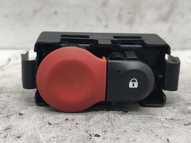 Przycisk włączania światła awaryjnego 8200214896 RENAULT
