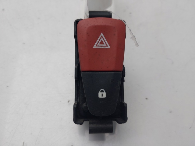 Przycisk włączania światła awaryjnego 8200214896 RENAULT