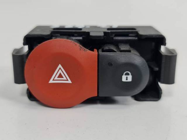Przycisk włączania światła awaryjnego 8200214896 RENAULT