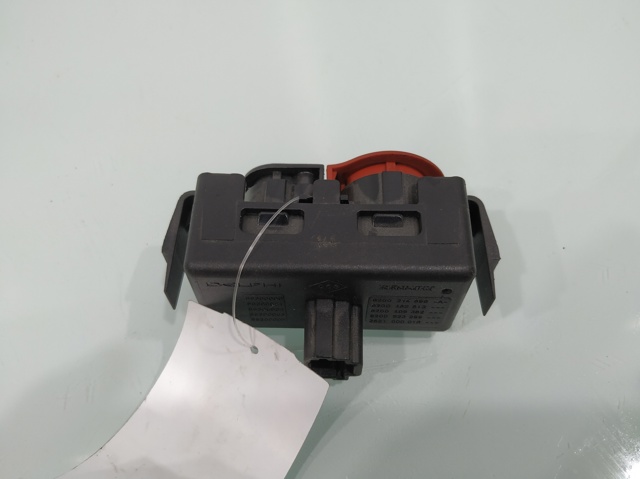 Przycisk włączania światła awaryjnego 8200214896A RENAULT