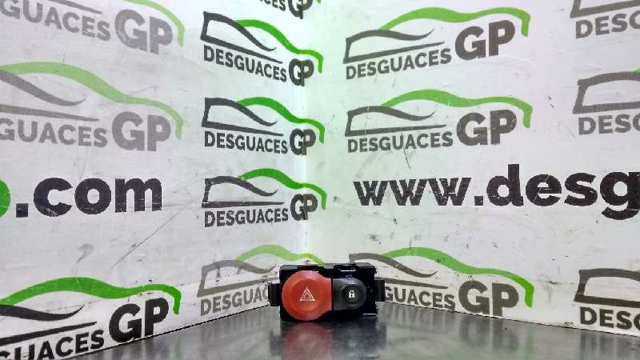Przycisk włączania światła awaryjnego 8200214896A RENAULT