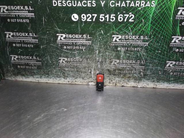 Przycisk włączania światła awaryjnego 8200214896A RENAULT