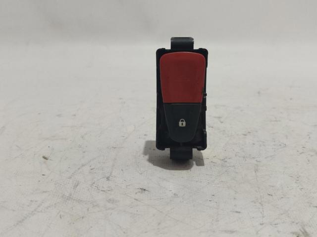 Przycisk włączania światła awaryjnego 8200214896A RENAULT