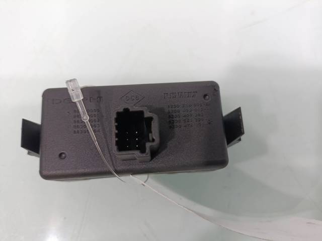 Przycisk włączania światła awaryjnego 8200214896A RENAULT